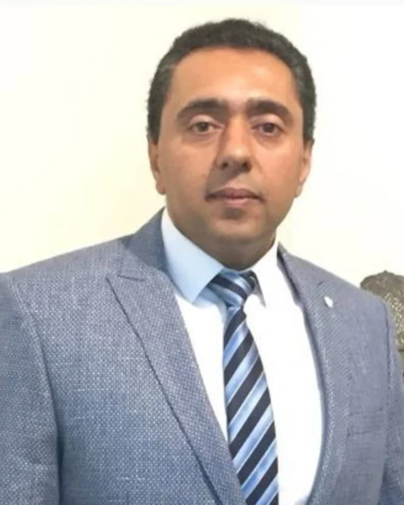دکتر مهرداد اعتمادی